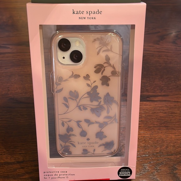 kate spade Accessories - NIB ♠️ iPhone 13/14/15 Phone Case ♠️ Kate Spade